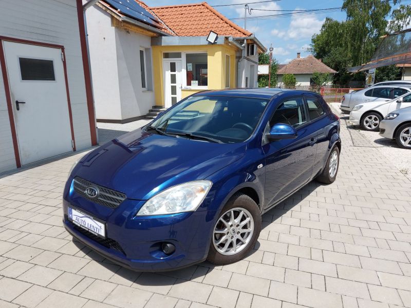 KIA Pro Ceed 1.4 Szervizkönyv