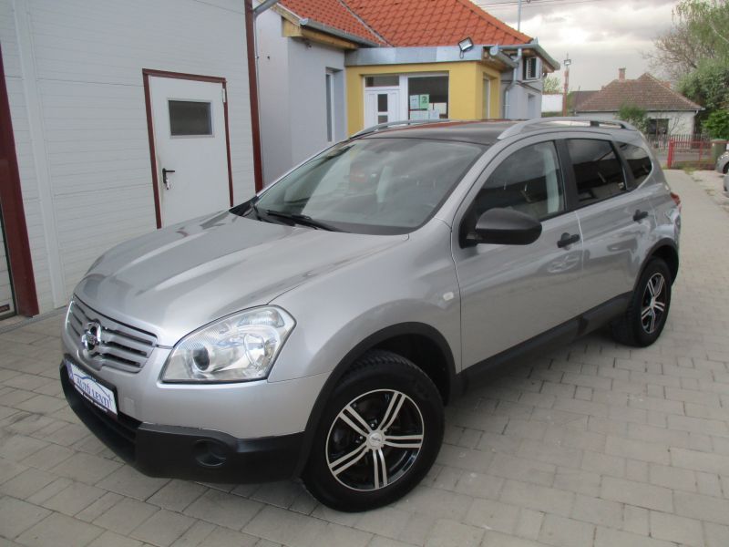 Nissan Qashqai 1.6 Szervizk 7 szem 