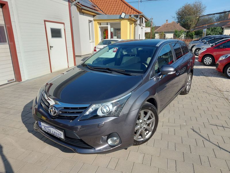 Toyota Avensis kombi 2.0 D4D Szervizk