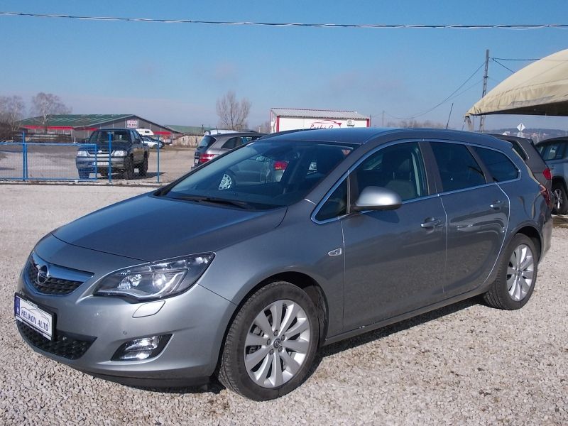Opel ASTRA J Sports Tourer 1.4T