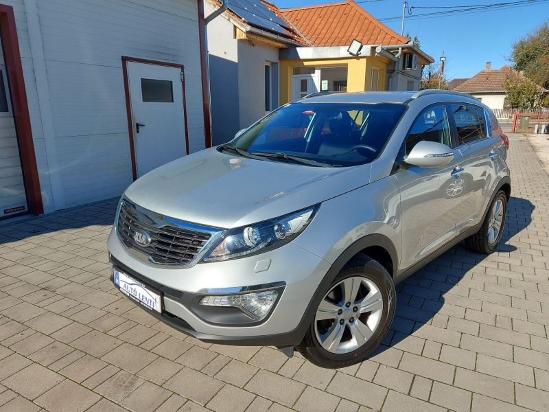 KIA Sportage 1.6 Szervizk 112e km