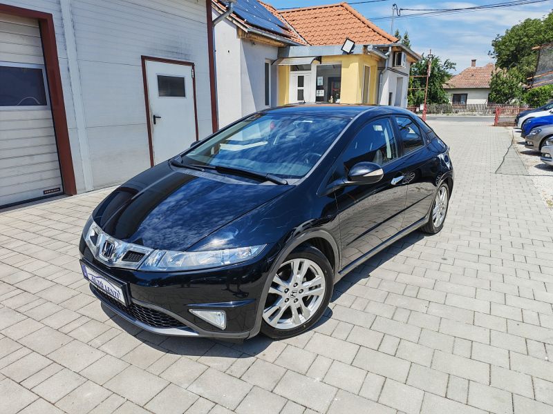 Honda Civic 1.8 Szervizk 180e km
